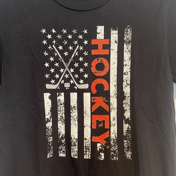 Port & Company Hockey short sleeve shirt with flag NWOT size medium - Picture 2 of 7